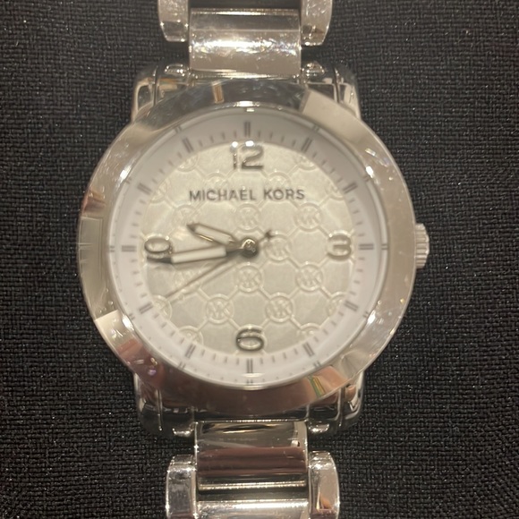 Michael Kors Silver Watch - Picture 3 of 4